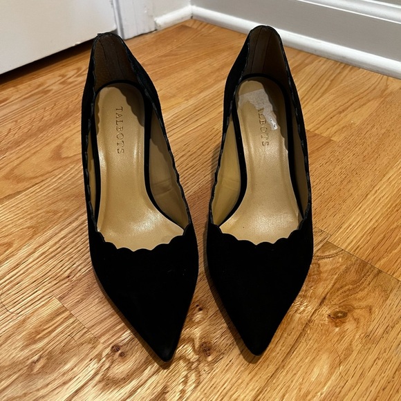 Talbots Women’s Black Suede Scalloped Pointed Toe Heel Size 8.5 - Picture 3 of 10